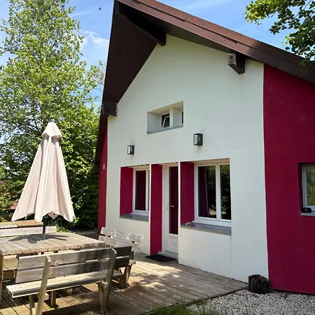 Cosy Entre Lacs Et Montagnes Chalet